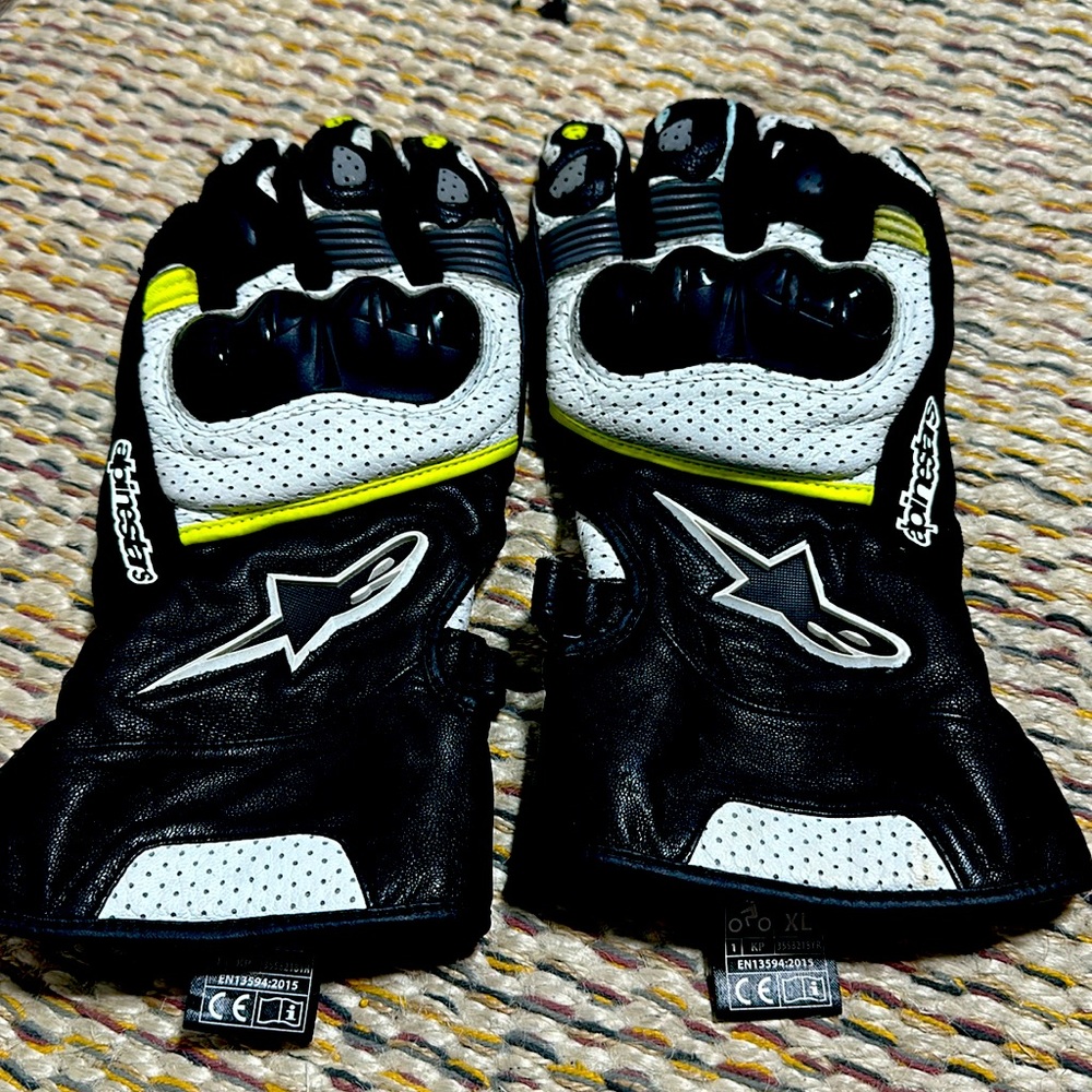 Like new Alpinestars SP-2 V2 gloves size XL